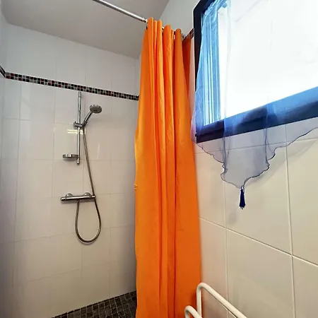 Gu000-25b 3 Pièces - 5 Couchages Villa